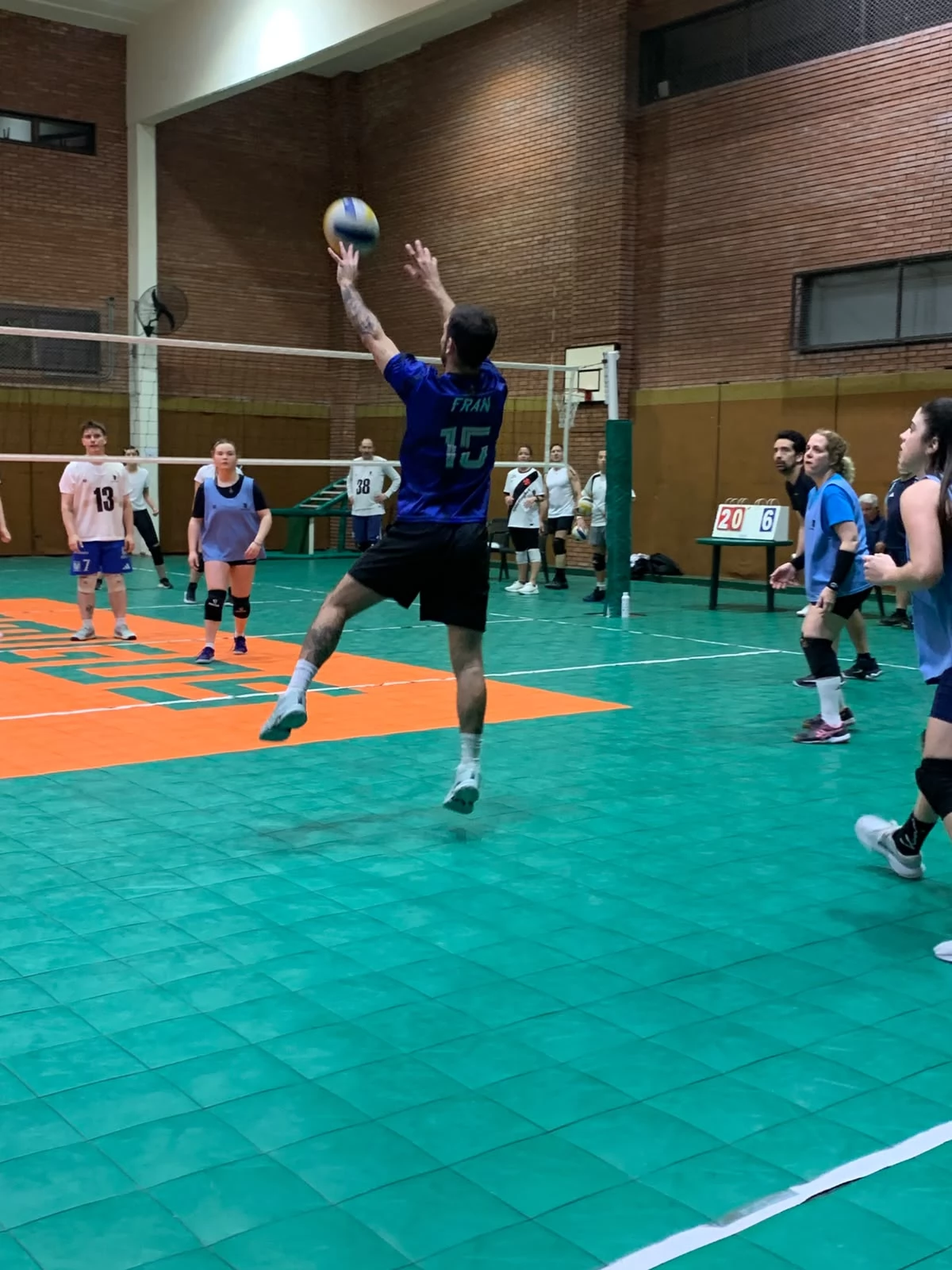 Voley