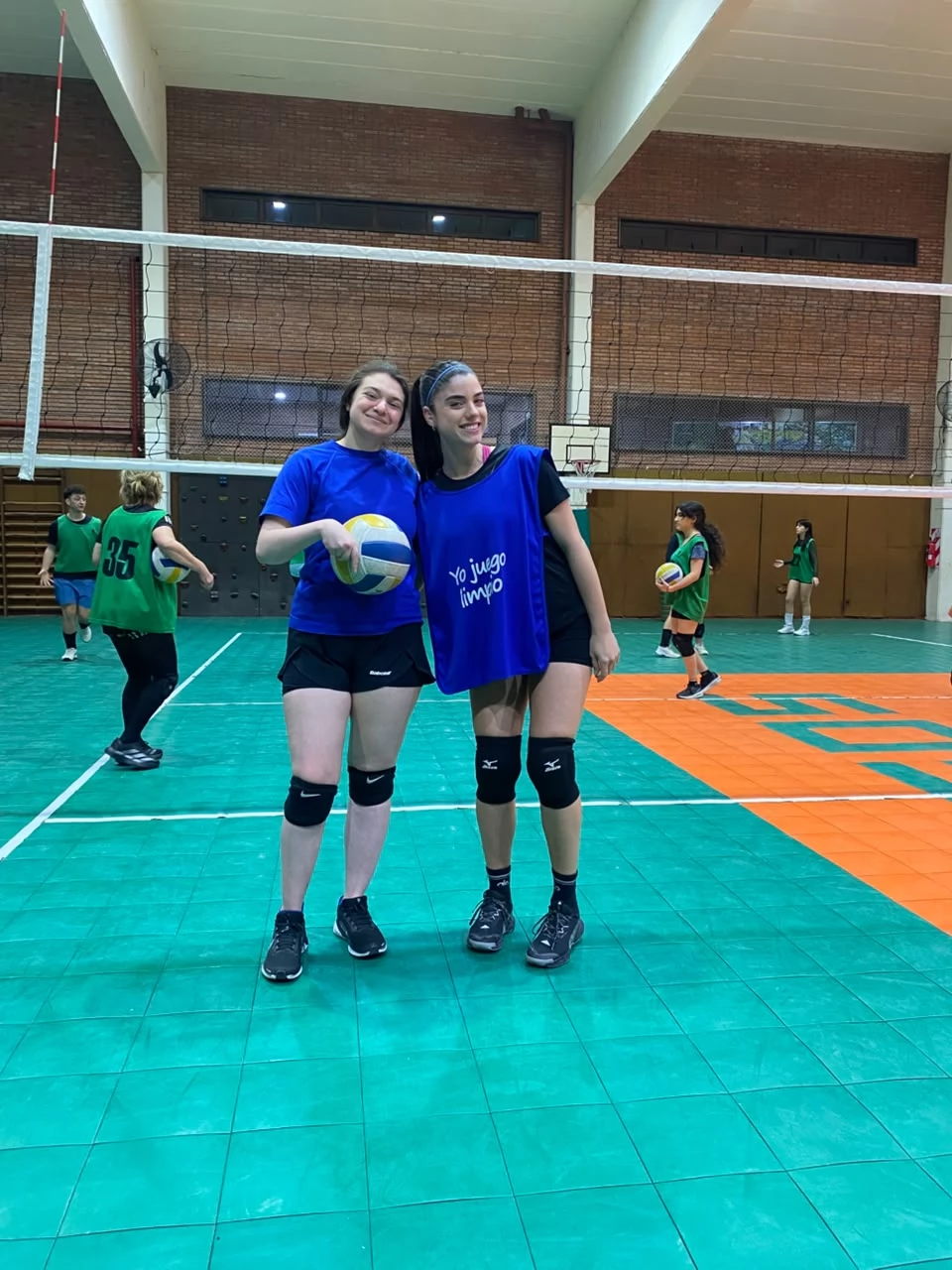 Voley