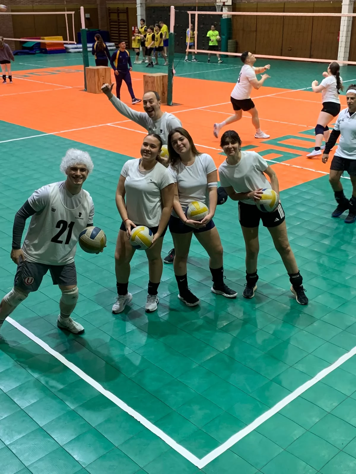 Voley